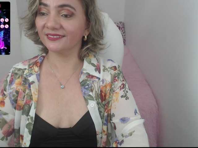 Снимки ana-hotmilf How are we going to have fun today?
